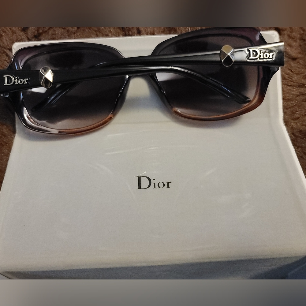 Dior Sunglasses. - Picture 2 of 5